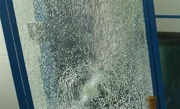 Wat is het materiaal van explosieveilige glasfolie en hoe deze te gebruiken